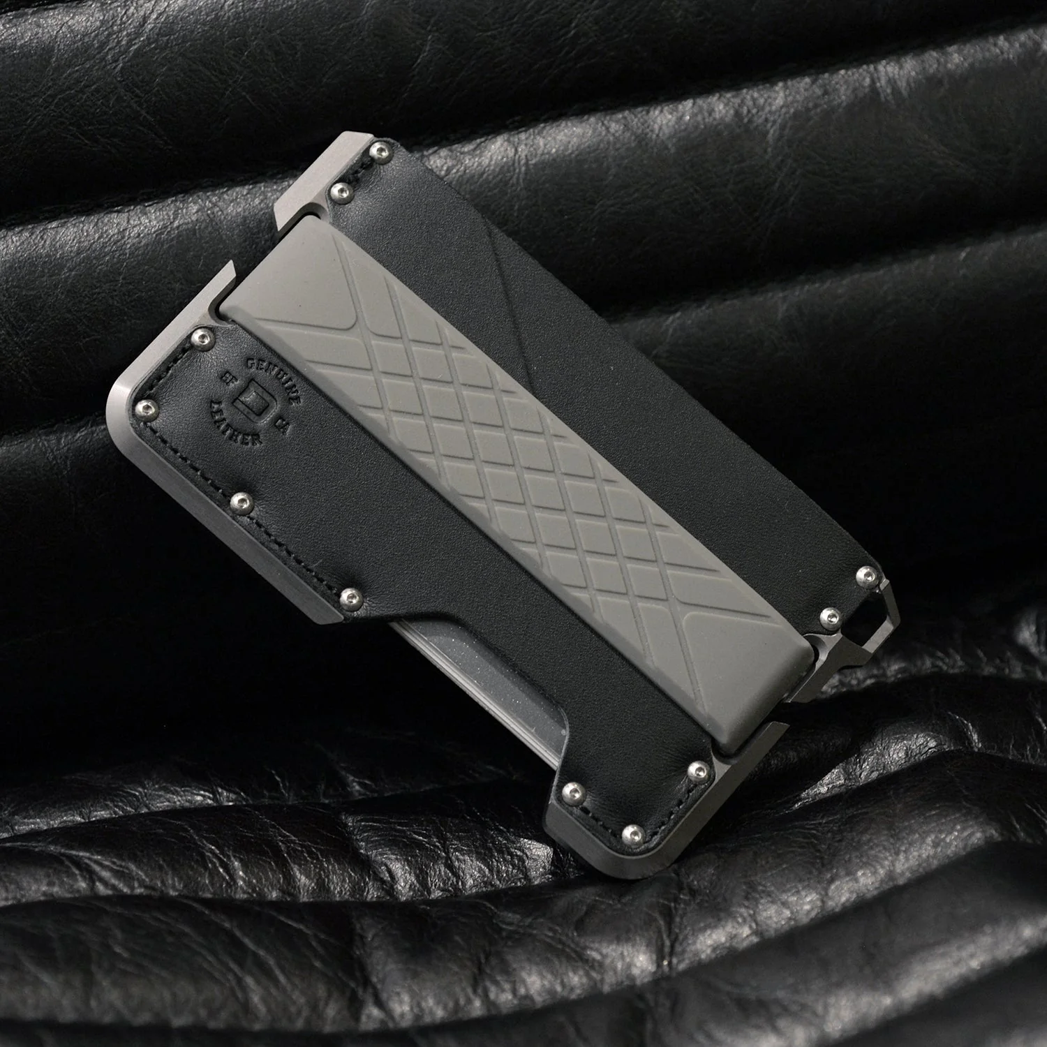 D01 Dapper™ Wallet - Special Edition - Batwing Grey - Image 5