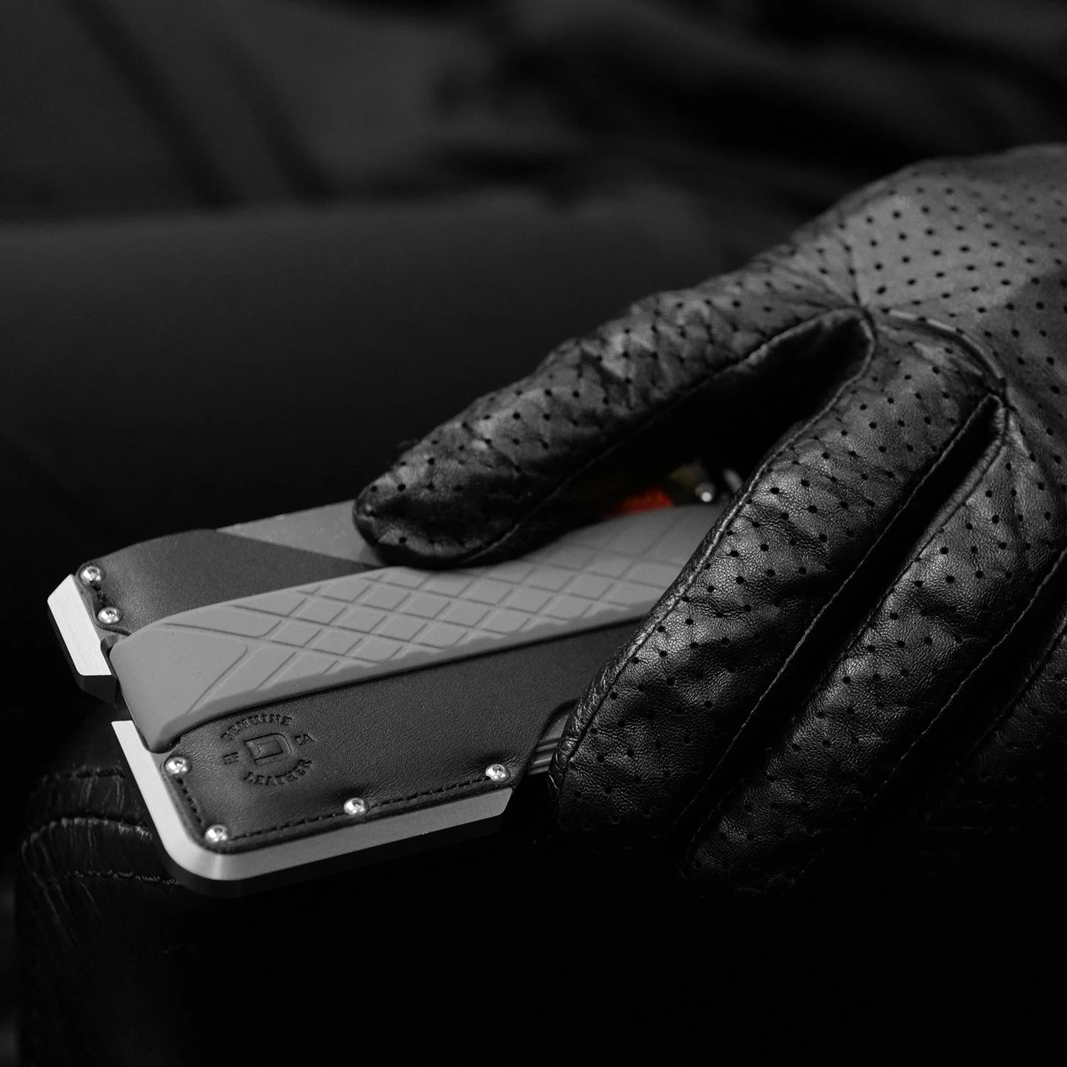 D01 Dapper™ Wallet - Special Edition - Batwing Grey - Image 9