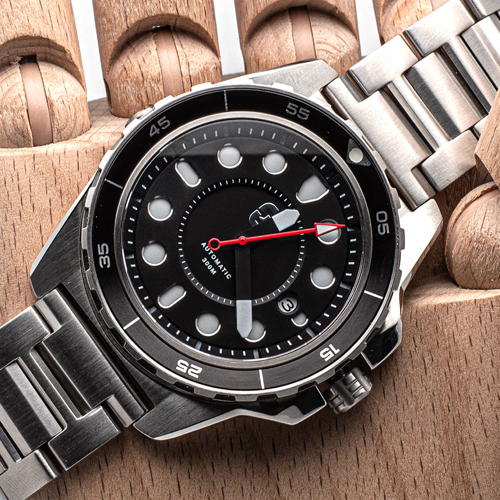 DV-02 - Automatic Dive Watch with Metal Bracelet - Image 4