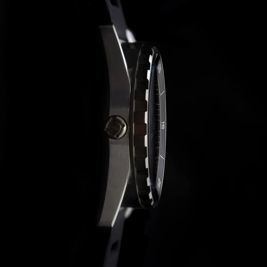 DV-02 - Automatic Dive Watch with Silicone Sport Strap - Image 7