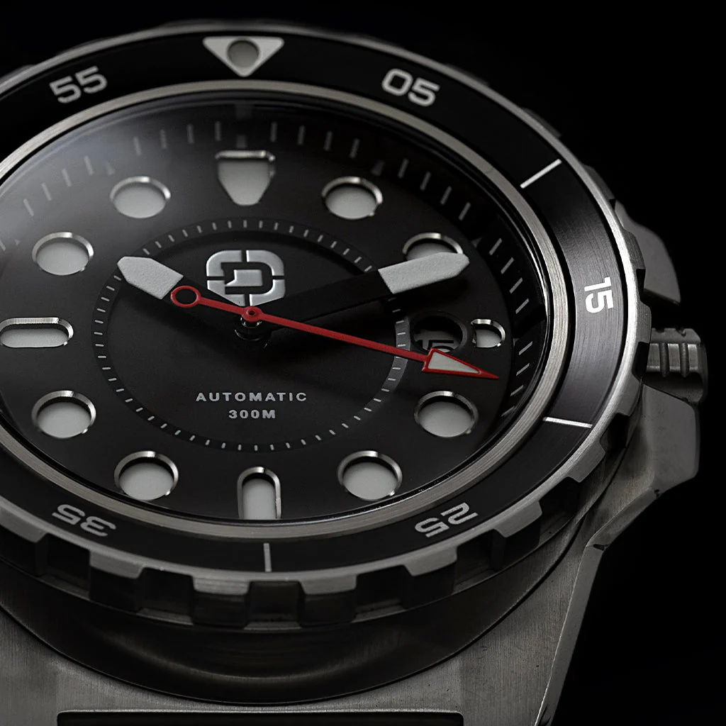 DV-02 - Automatic Dive Watch with Silicone Sport Strap - Image 9