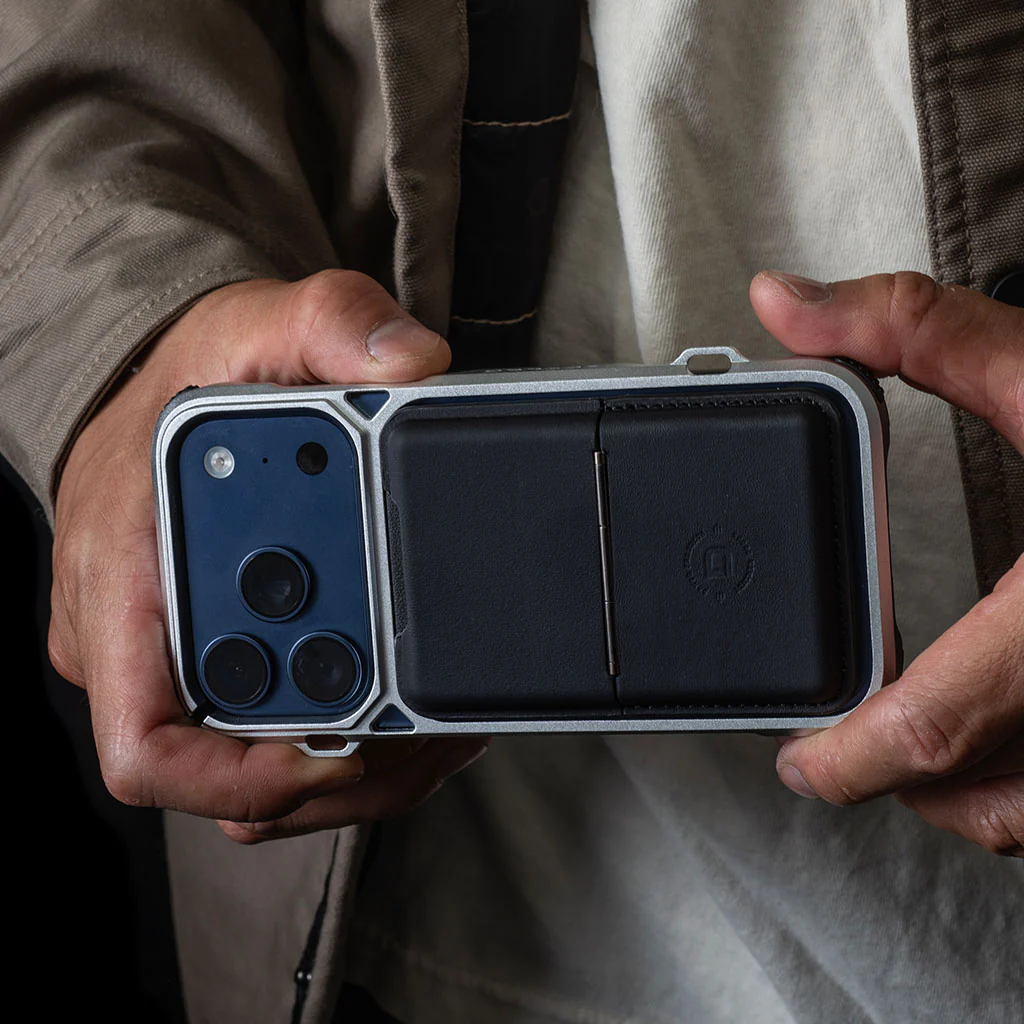 MagSafe Lite Wallet - Image 16